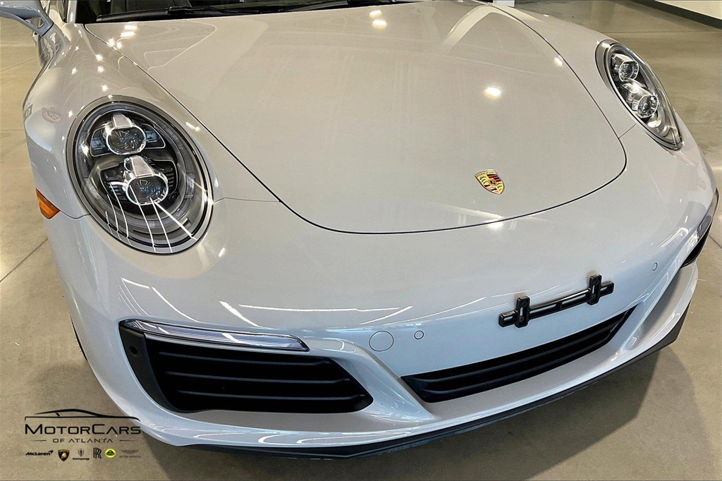 2019 Porsche 911 Carrera Truck