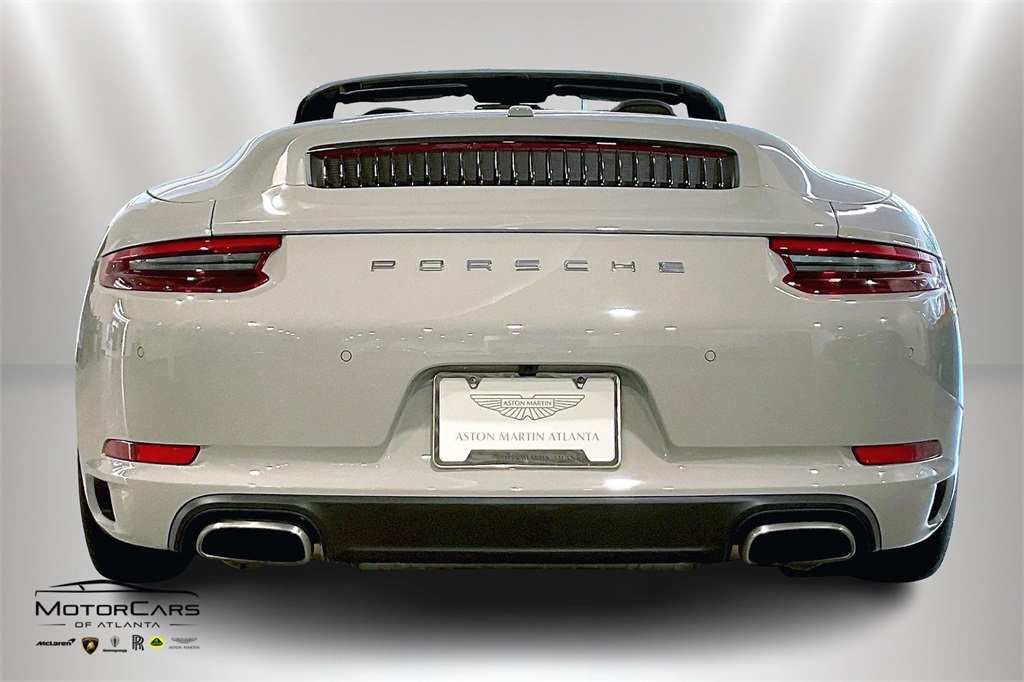 2019 Porsche 911 Carrera Truck