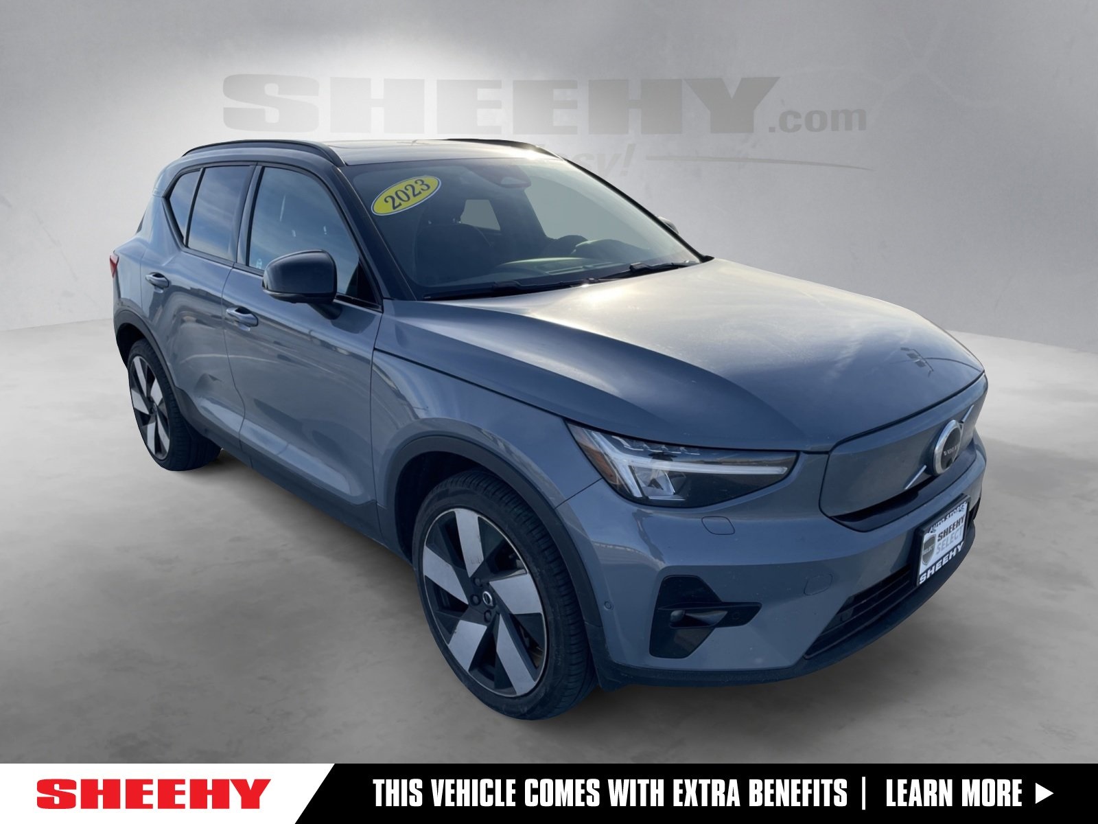 2023 Volvo XC40 Ultimate's photo
