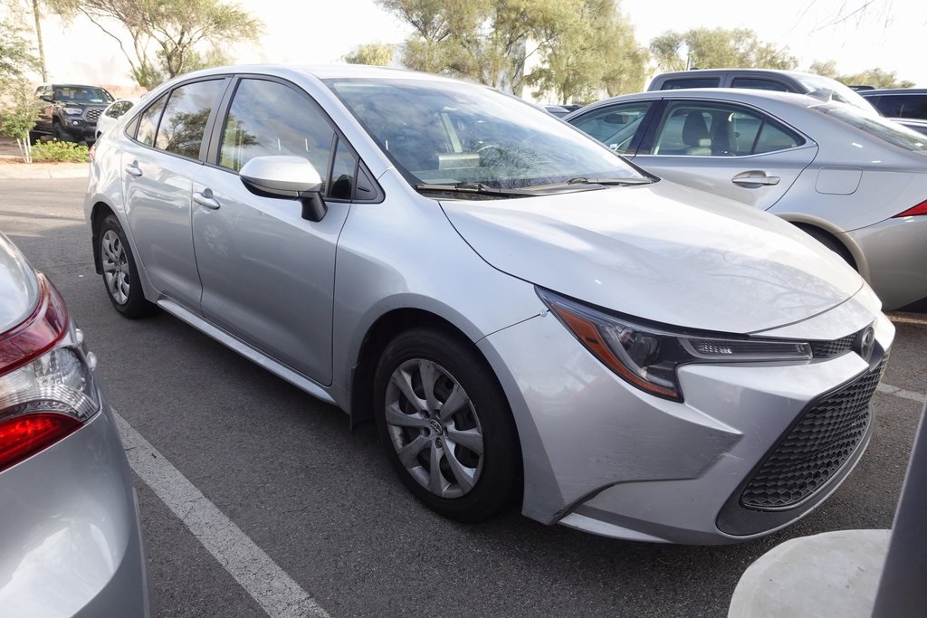 2022 Toyota Corolla LE photo 2