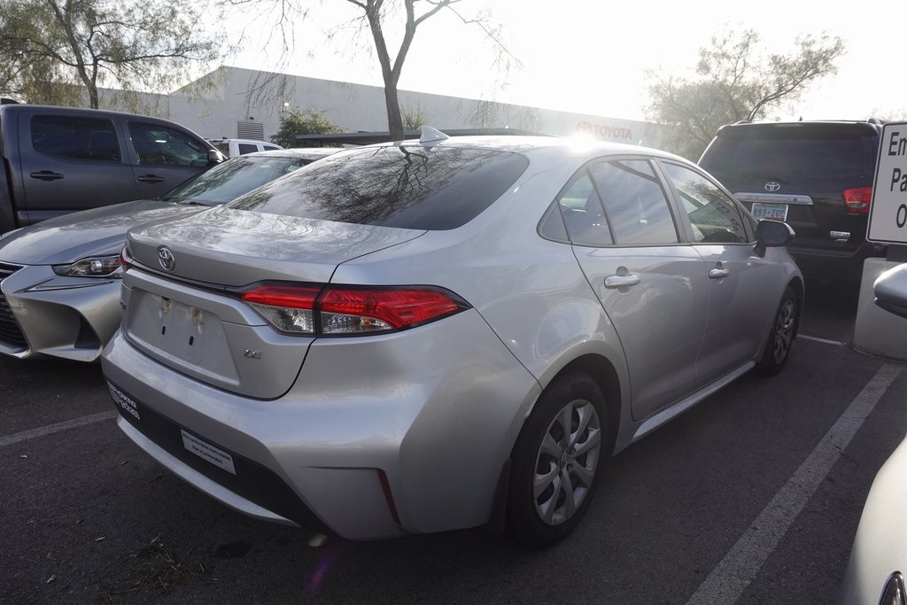 2022 Toyota Corolla LE photo 3