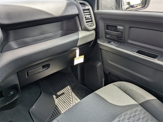 2025 Ram 2500 Tradesman Crew Cab 4x4 6'4" Box