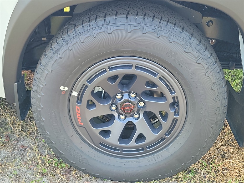 2025 Glacier White Nissan Frontier PRO-X RWD Truck