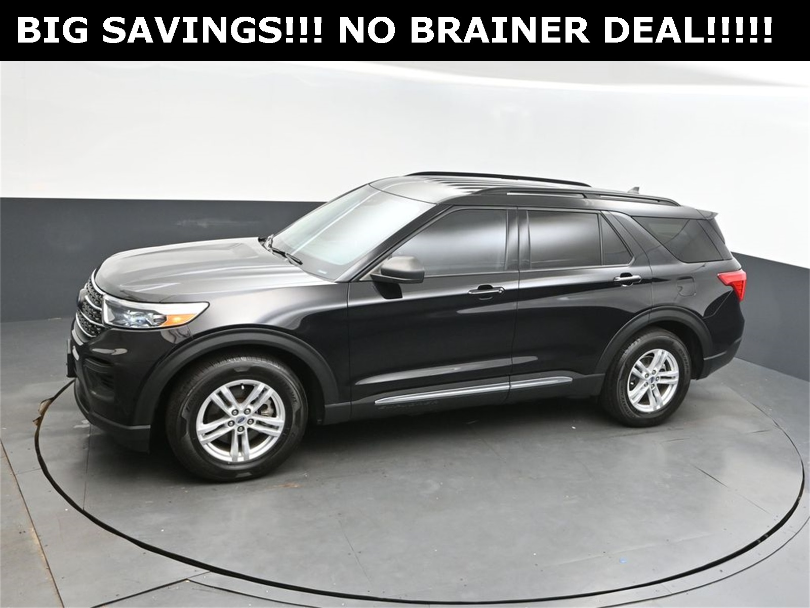 2022 Agate Black Metallic Ford Explorer XLT RWD SUV