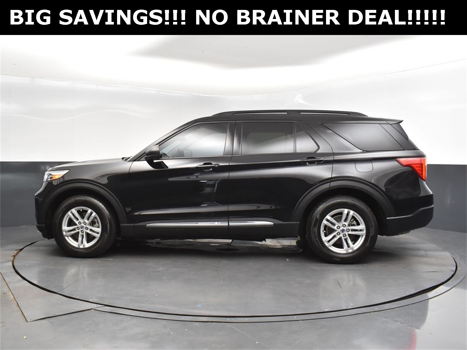 2022 Agate Black Metallic Ford Explorer XLT RWD SUV