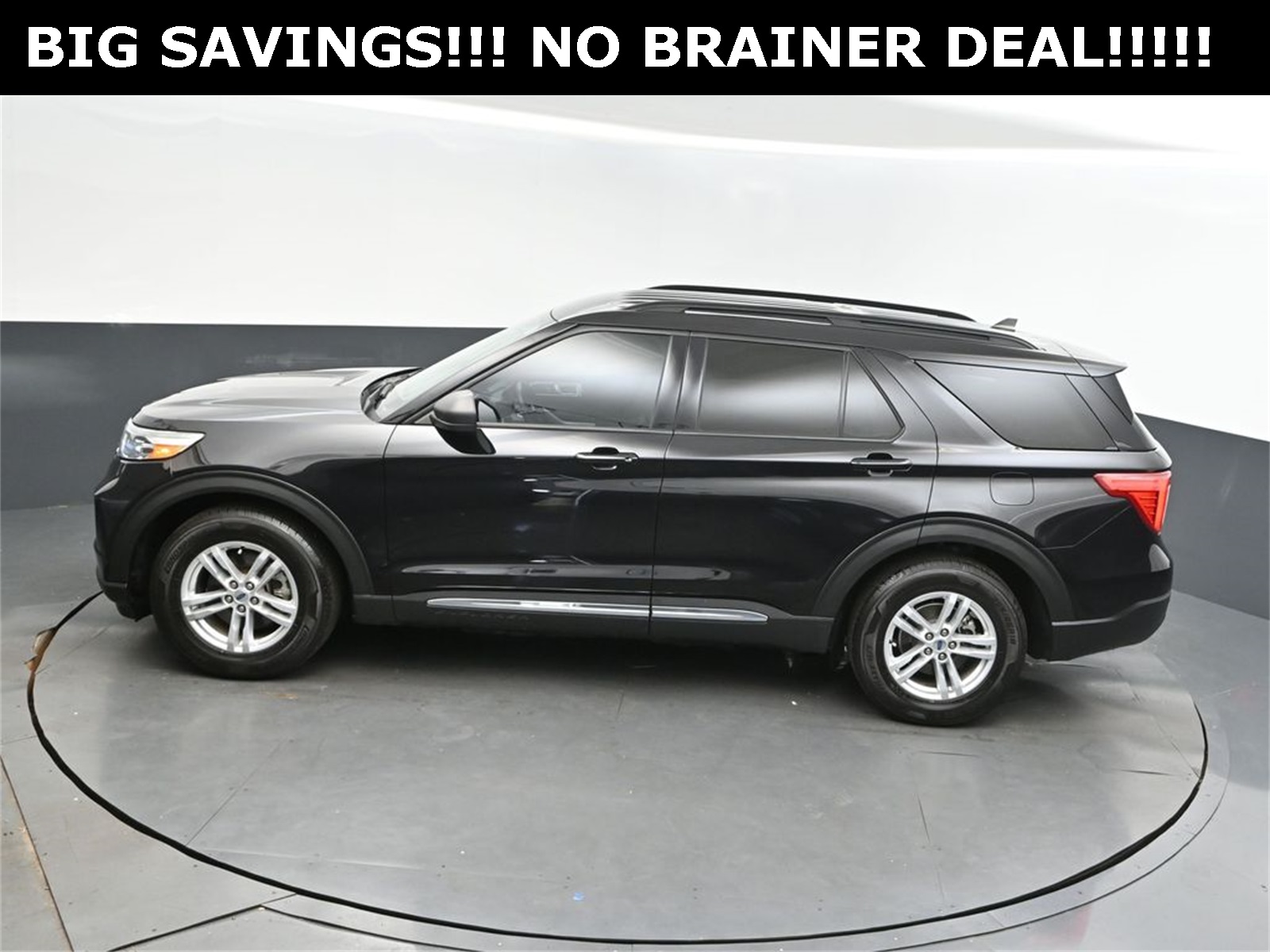2022 Agate Black Metallic Ford Explorer XLT RWD SUV