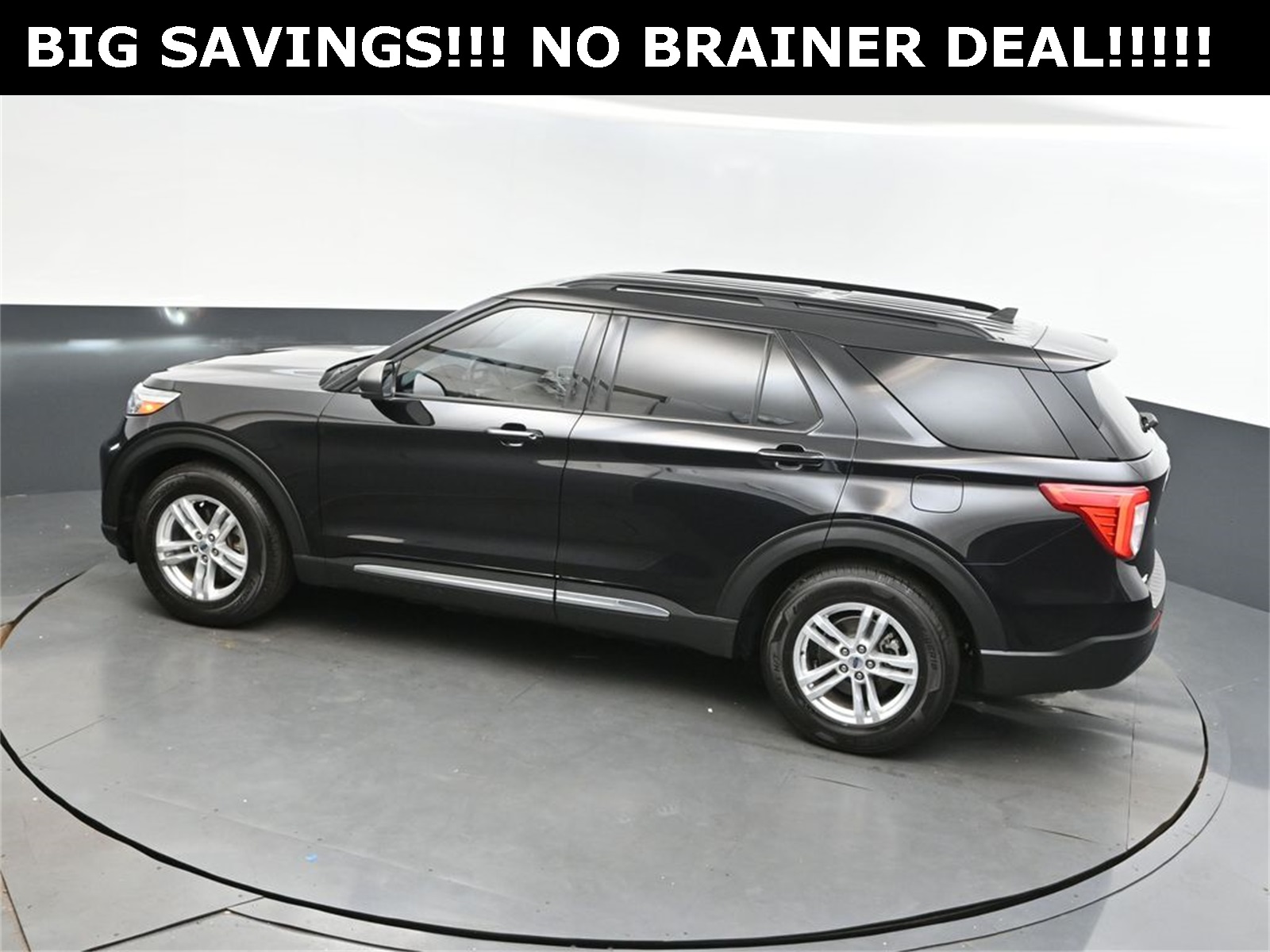 2022 Agate Black Metallic Ford Explorer XLT RWD SUV