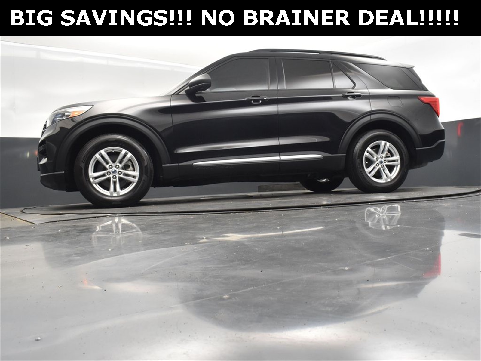 2022 Agate Black Metallic Ford Explorer XLT RWD SUV