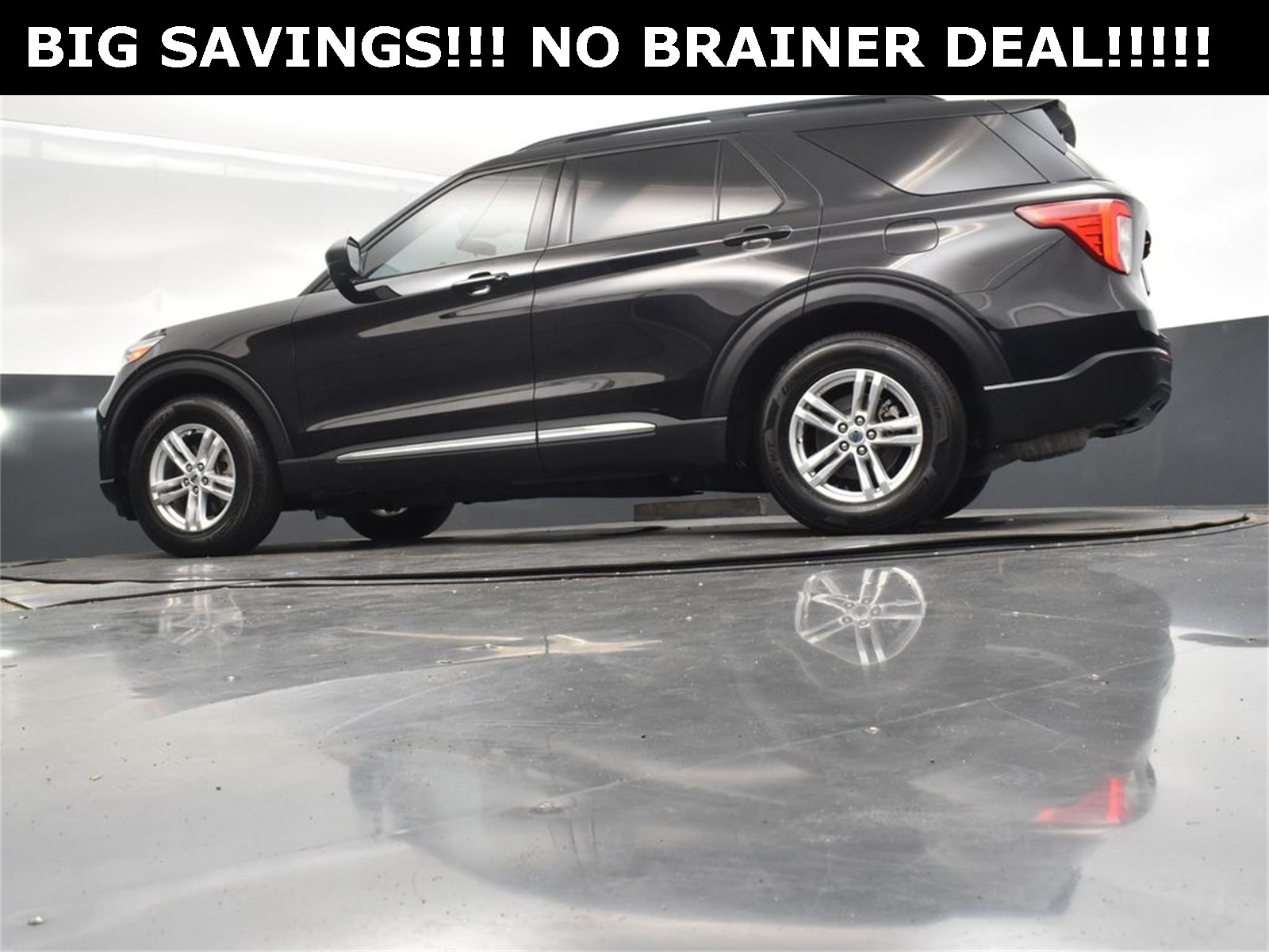 2022 Agate Black Metallic Ford Explorer XLT RWD SUV