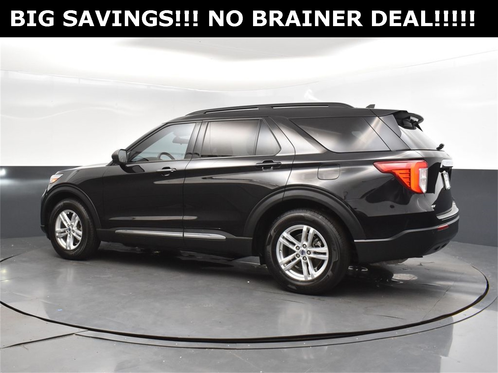 2022 Agate Black Metallic Ford Explorer XLT RWD SUV