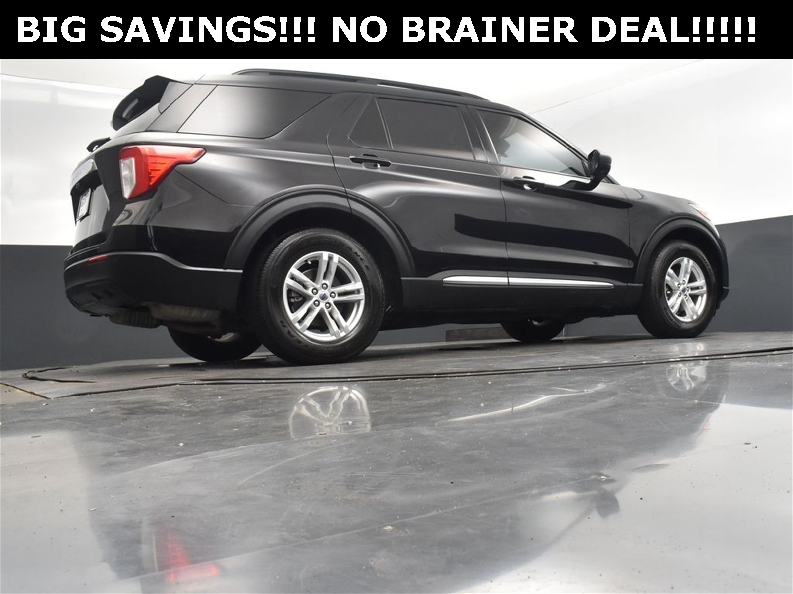 2022 Agate Black Metallic Ford Explorer XLT RWD SUV