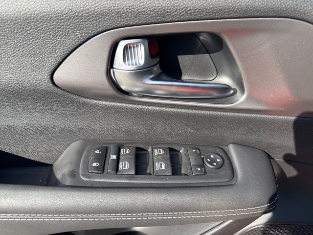 2026 Chrysler Voyager LX photo 13