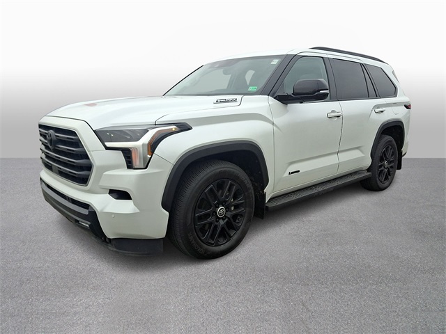 2024 Toyota Sequoia SR5's photo