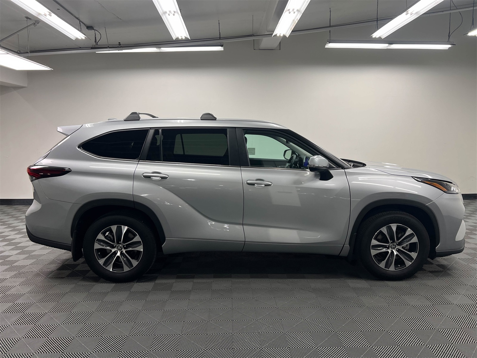 used 2024 Toyota Highlander car, priced at $36,788