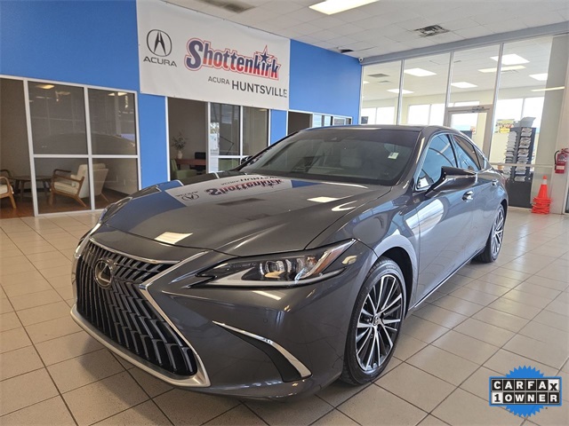 2023 Lexus ES 350's photo