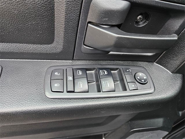 2018 Ram 1500 Tradesman photo 14