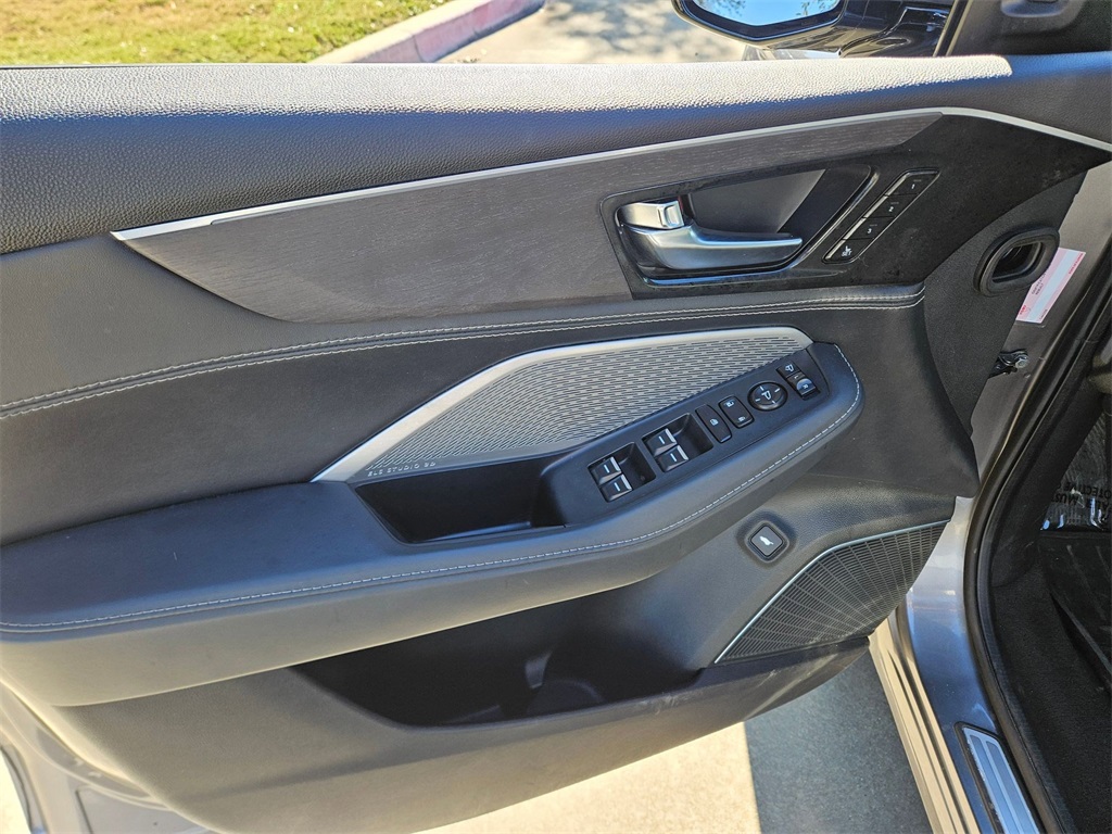 2023 Acura MDX SH-AWD Advance photo 14