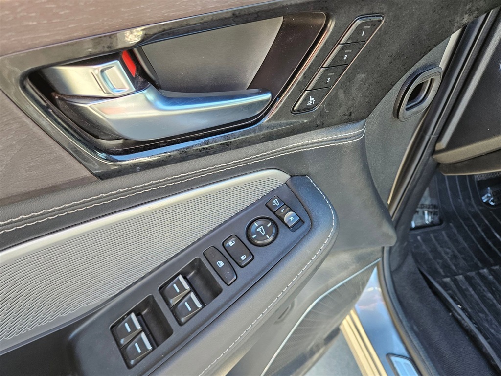 2023 Acura MDX SH-AWD Advance photo 15