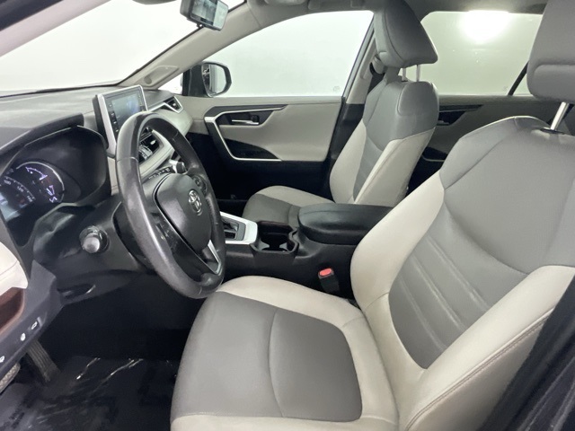 2019 Toyota RAV4 Limited photo 18