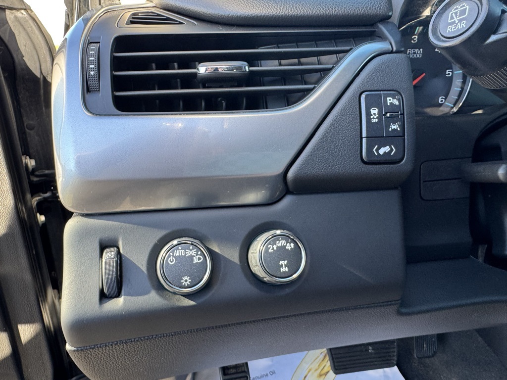 Photo of 2019 Chevrolet Tahoe LT in Jacksonville, NC - 17,  2019 Chevrolet Tahoe LT:16952P