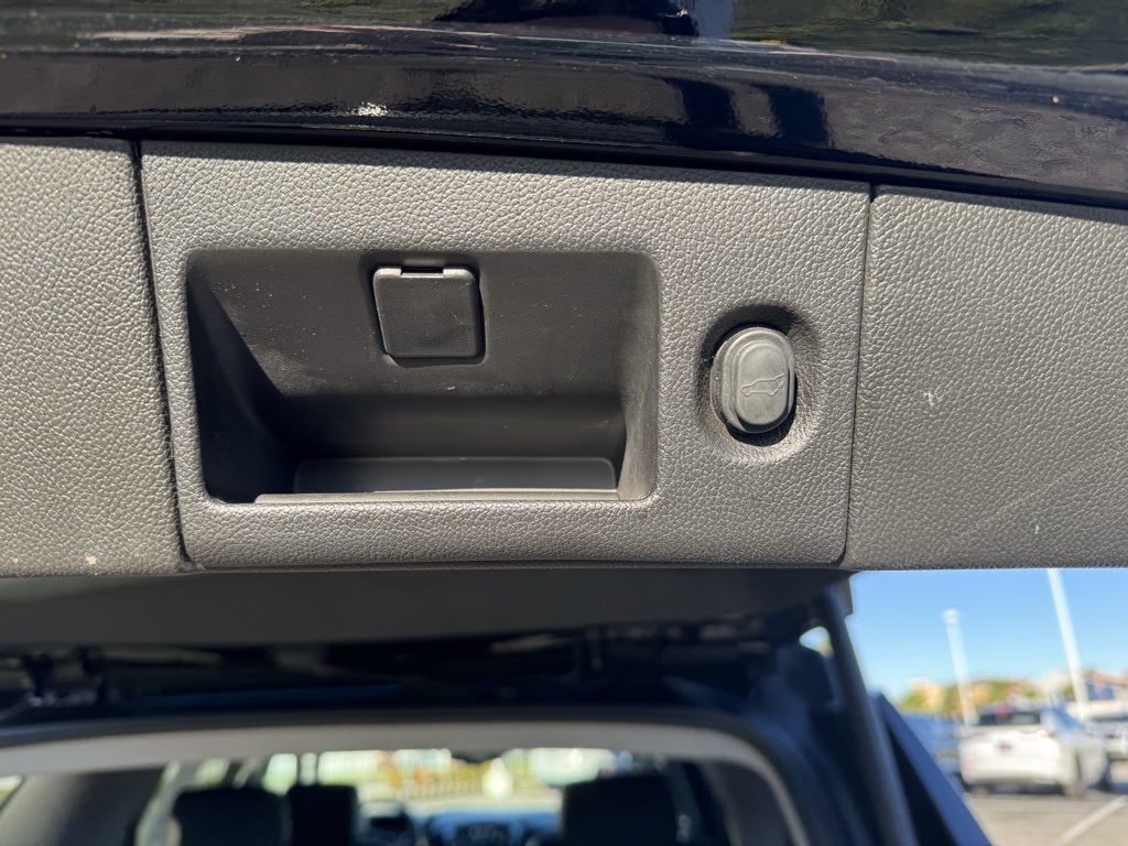 Photo of 2019 Chevrolet Tahoe LT in Jacksonville, NC - 35,  2019 Chevrolet Tahoe LT:16952P