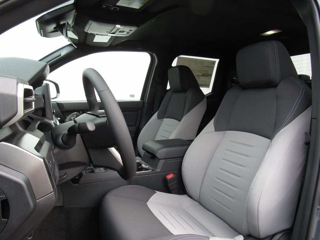 2025 Toyota Tacoma TRD Off-Road Double Cab photo 12