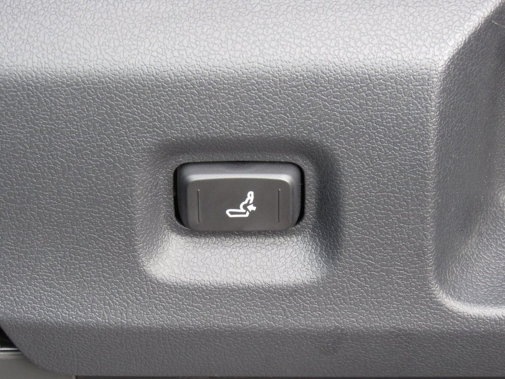2025 Toyota Tacoma TRD Off-Road Double Cab photo 13