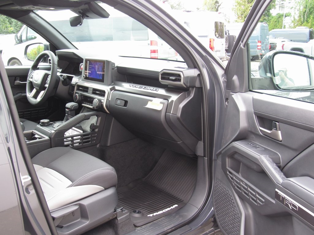 2025 Toyota Tacoma TRD Off-Road Double Cab photo 18