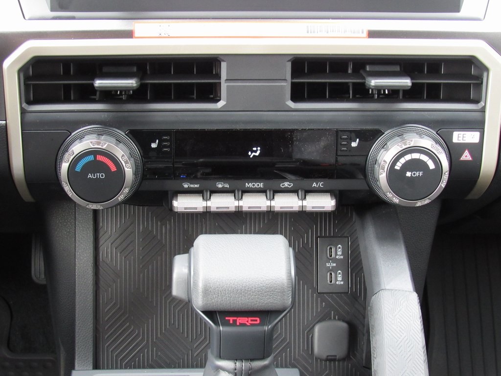 2025 Toyota Tacoma TRD Off-Road Double Cab photo 26