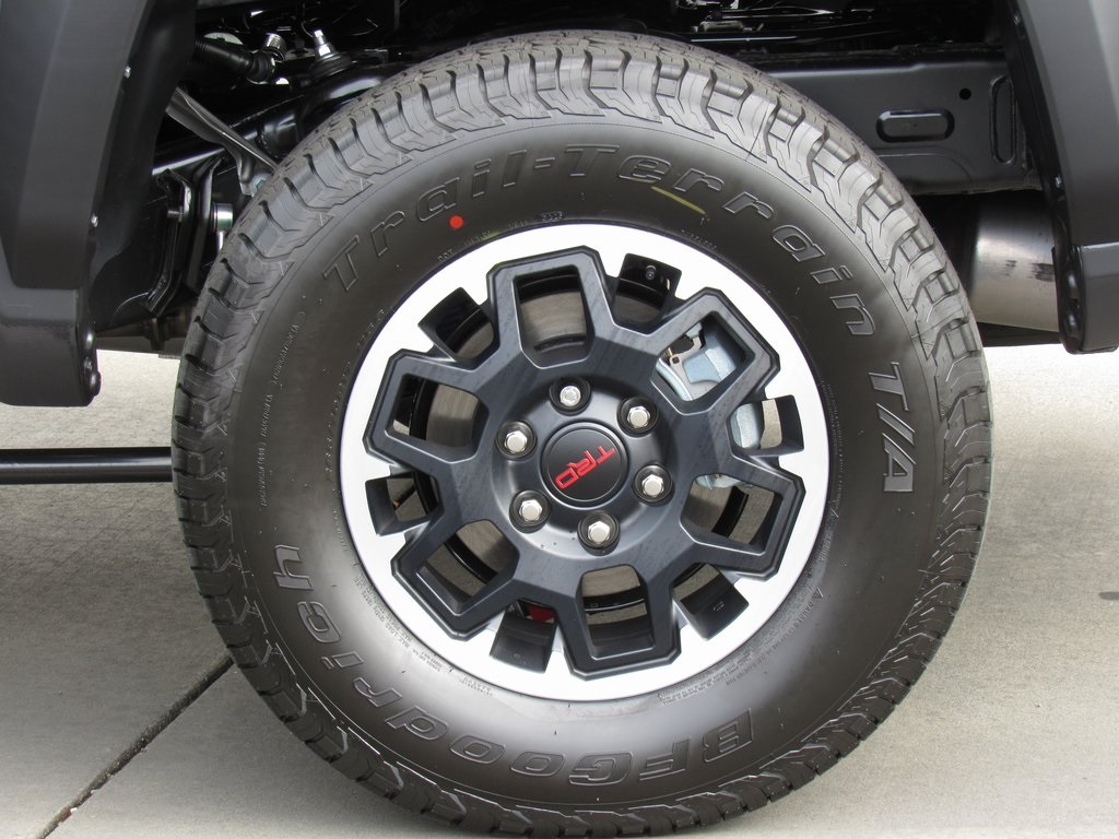 2025 Toyota Tacoma TRD Off-Road Double Cab photo 32
