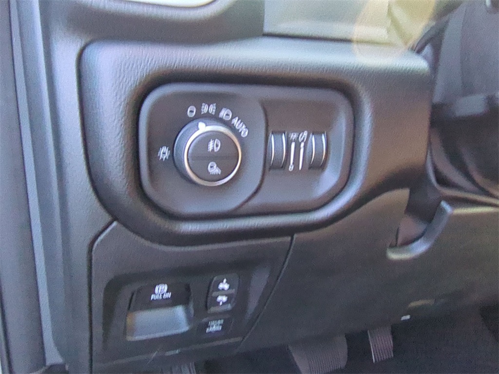 2025 Ram 1500 Big Horn Lone Star photo 16