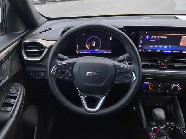 used 2025 Chevrolet TrailBlazer car, priced at $26,776