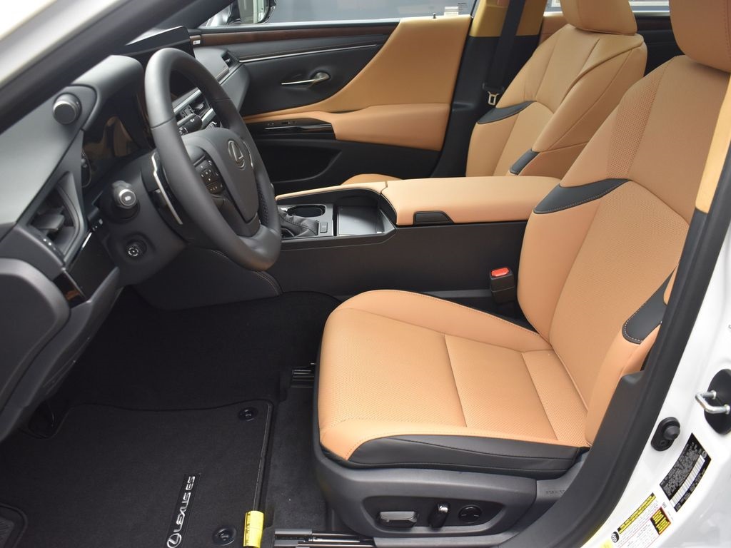 2025 Lexus ES 350 photo 12