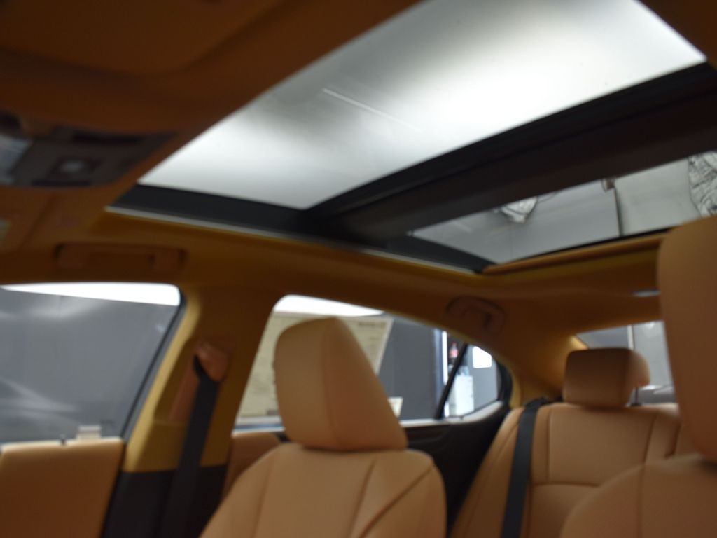 2025 Lexus ES 350 photo 14