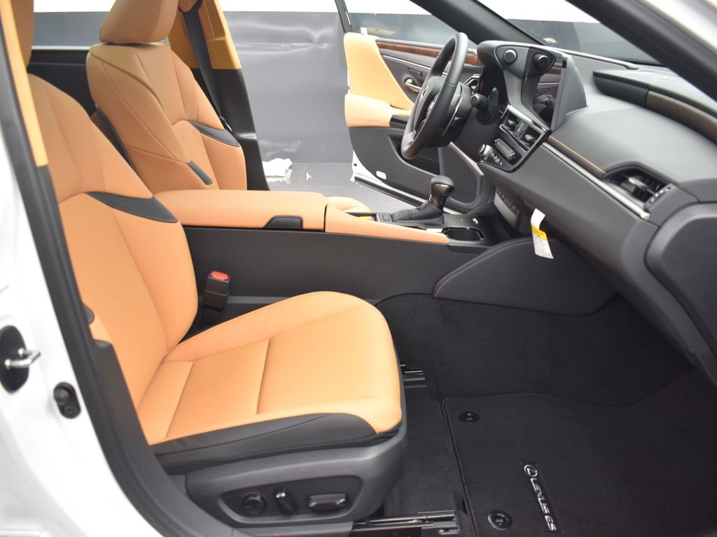 2025 Lexus ES 350 photo 21