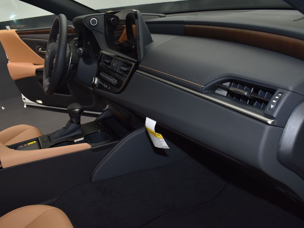 2025 Lexus ES 350 photo 22
