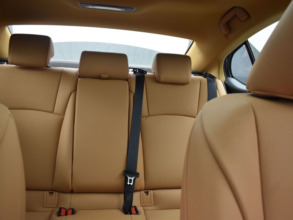 2025 Lexus ES 350 photo 23
