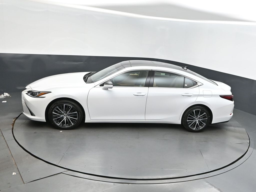 2025 Lexus ES 350 photo 26