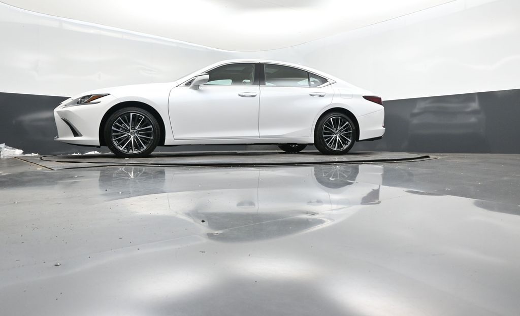 2025 Lexus ES 350 photo 33