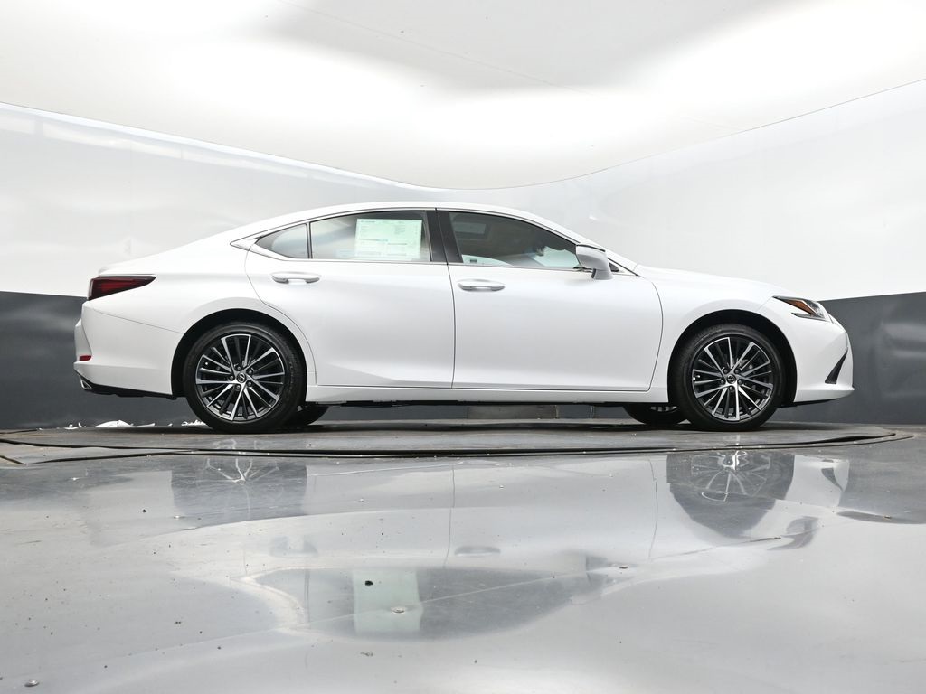 2025 Lexus ES 350 photo 37