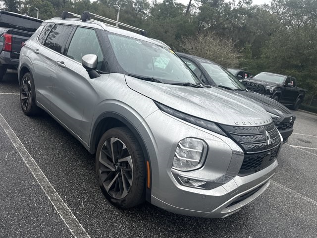 2022 Mitsubishi Outlander SEL Special Edition's photo