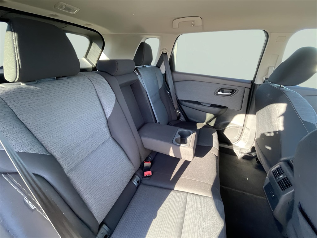 2023 Nissan Rogue SV AWD photo 3