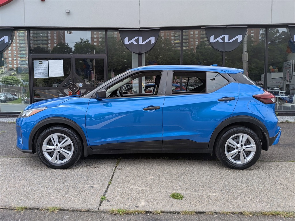 2023 Nissan Kicks S photo 8
