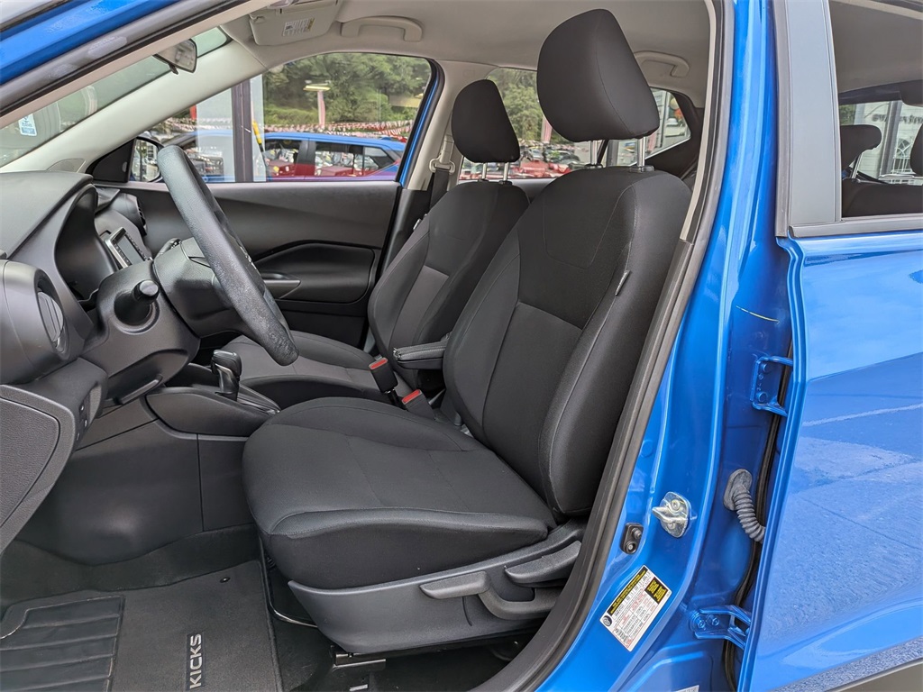 2023 Nissan Kicks S photo 17