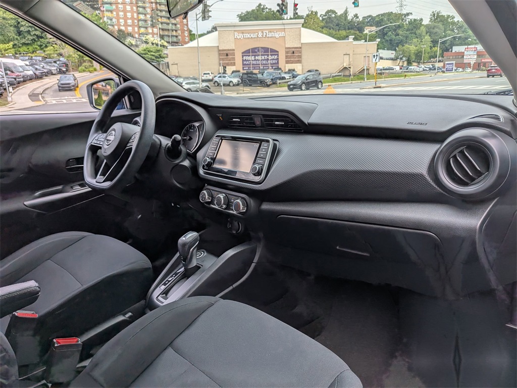 2023 Nissan Kicks S photo 20