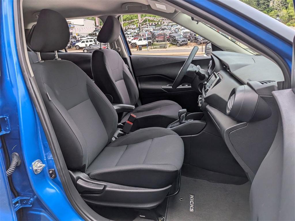 2023 Nissan Kicks S photo 21