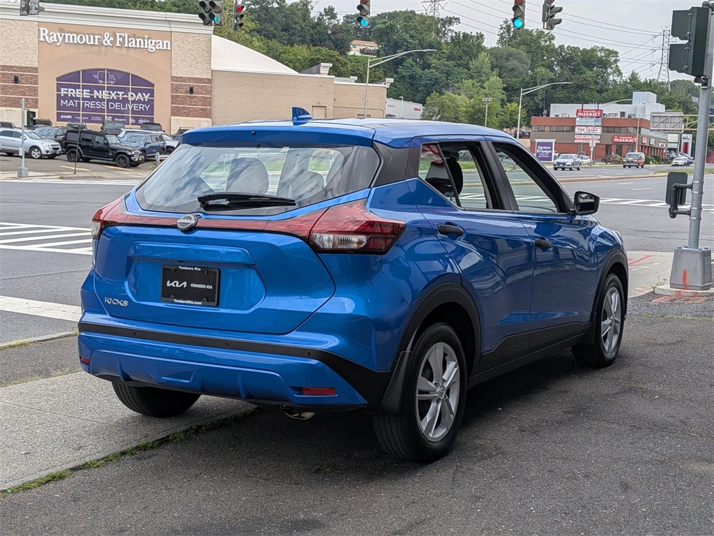 2023 Nissan Kicks S photo 4