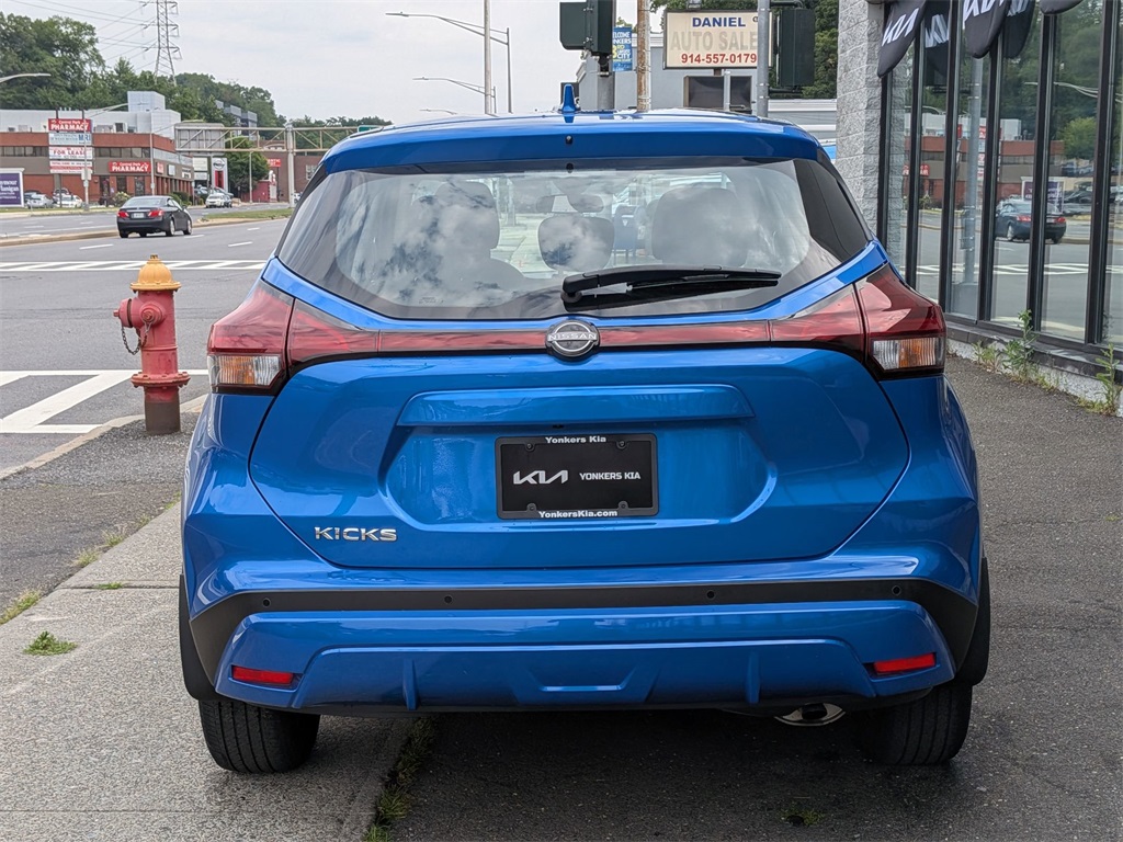 2023 Nissan Kicks S photo 5