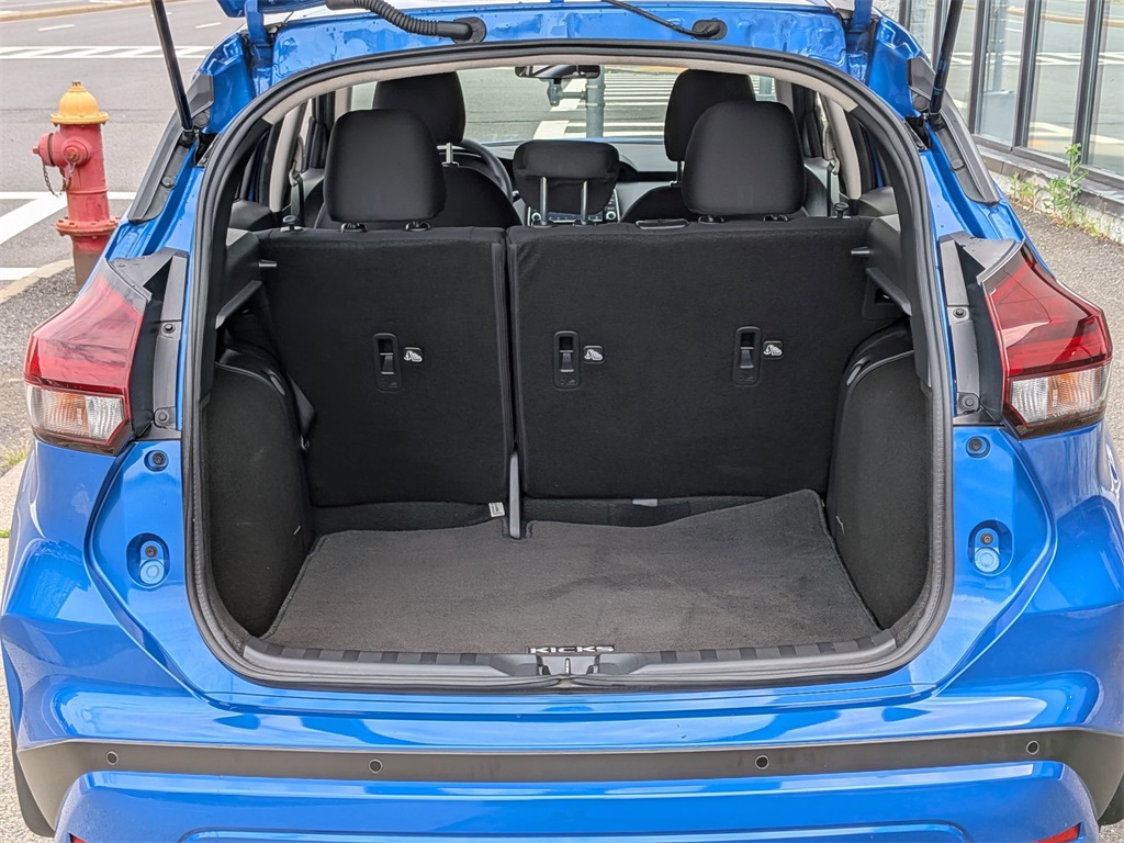 2023 Nissan Kicks S photo 6