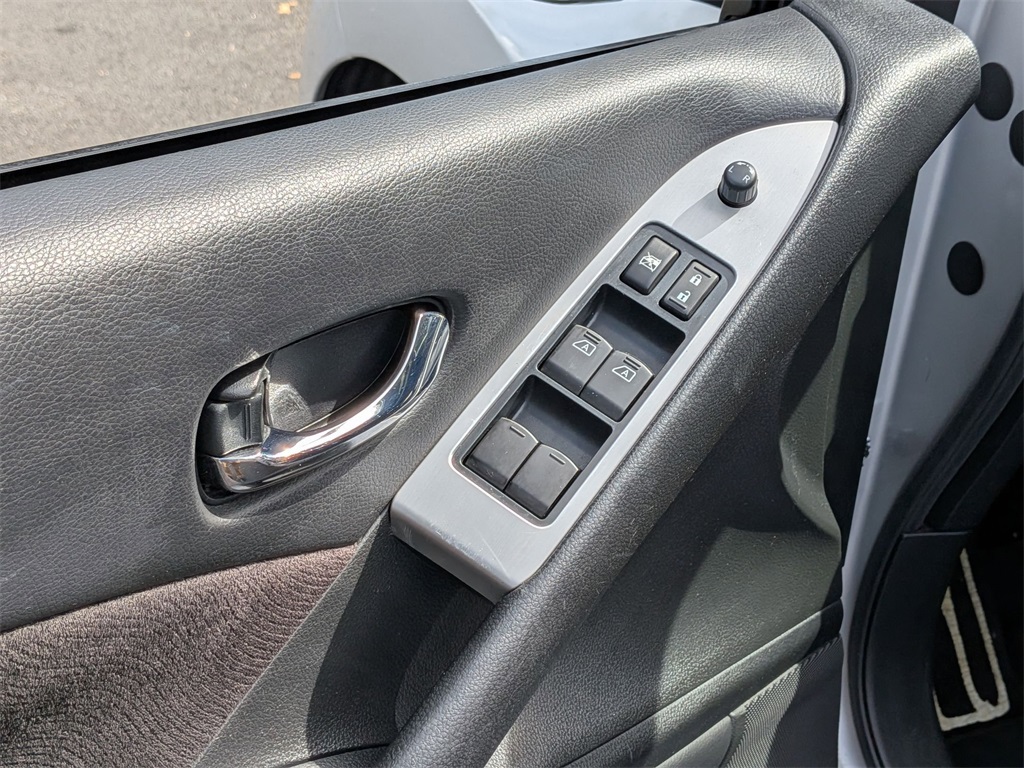 2014 Nissan Murano SV photo 10